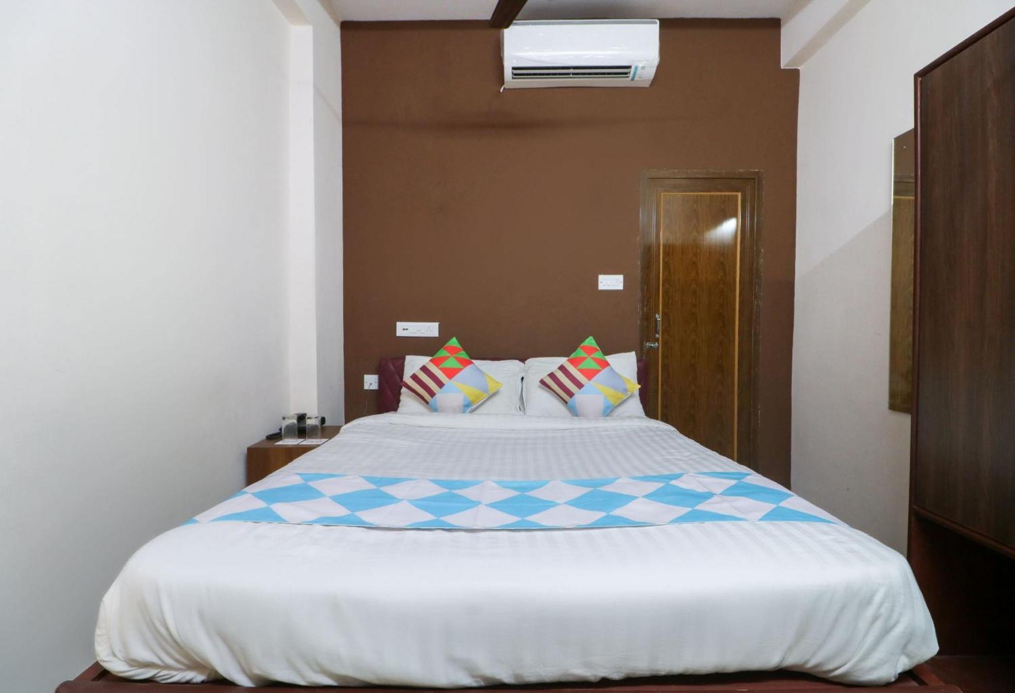 Hotel O Adri Hotels Near Dum Dum Metro Station エクステリア 写真